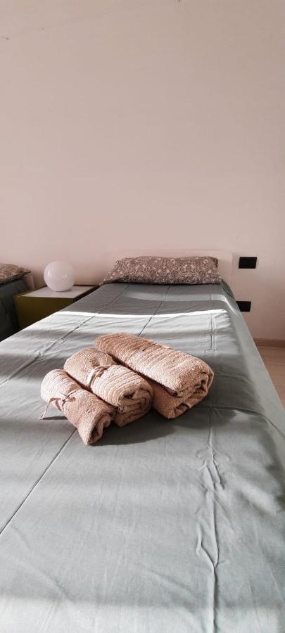 Intero Appartamento Lgbtq+ Zona Loreto ميلان المظهر الخارجي الصورة